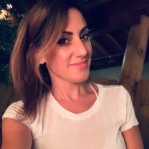 Meet your Posher, Chanel - Picture 1 of 1